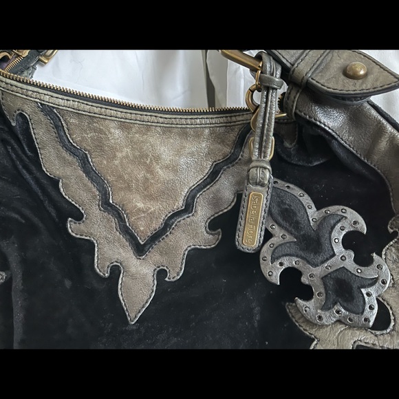 Isabella Fiore Fleur De Lis Bag - Picture 3 of 8